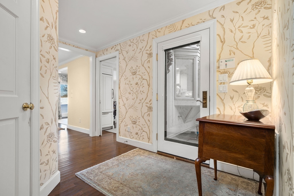 55 Fairgreen Place, Unit 55 Brookline, MA 02467 - Photo 2 of 24