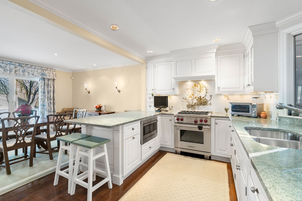 55 Fairgreen Place, Unit 55 Brookline, MA 02467 - Photo 3 of 24