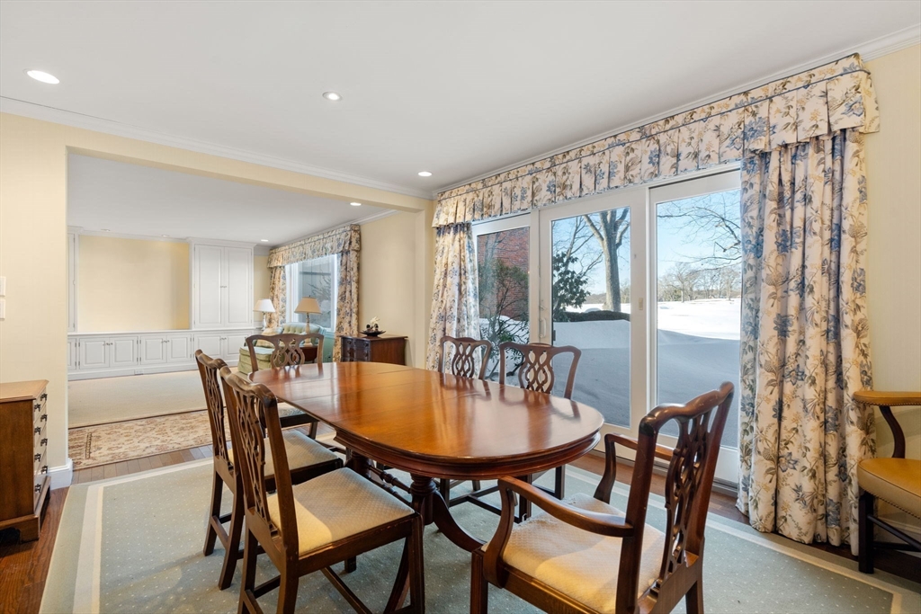 55 Fairgreen Place, Unit 55 Brookline, MA 02467 - Photo 7 of 24