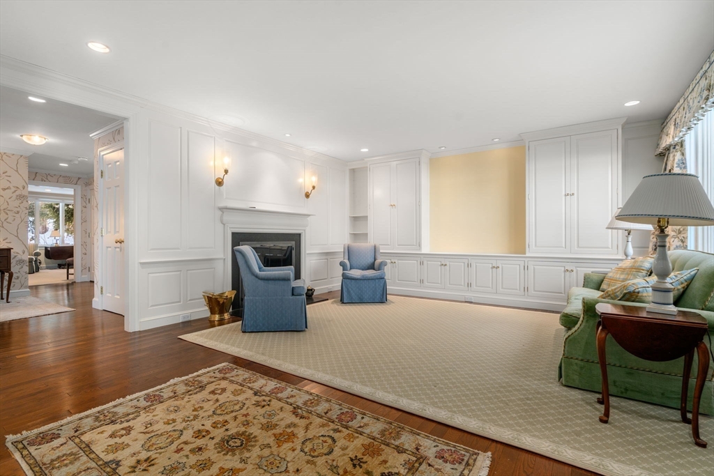 55 Fairgreen Place, Unit 55 Brookline, MA 02467 - Photo 8 of 24