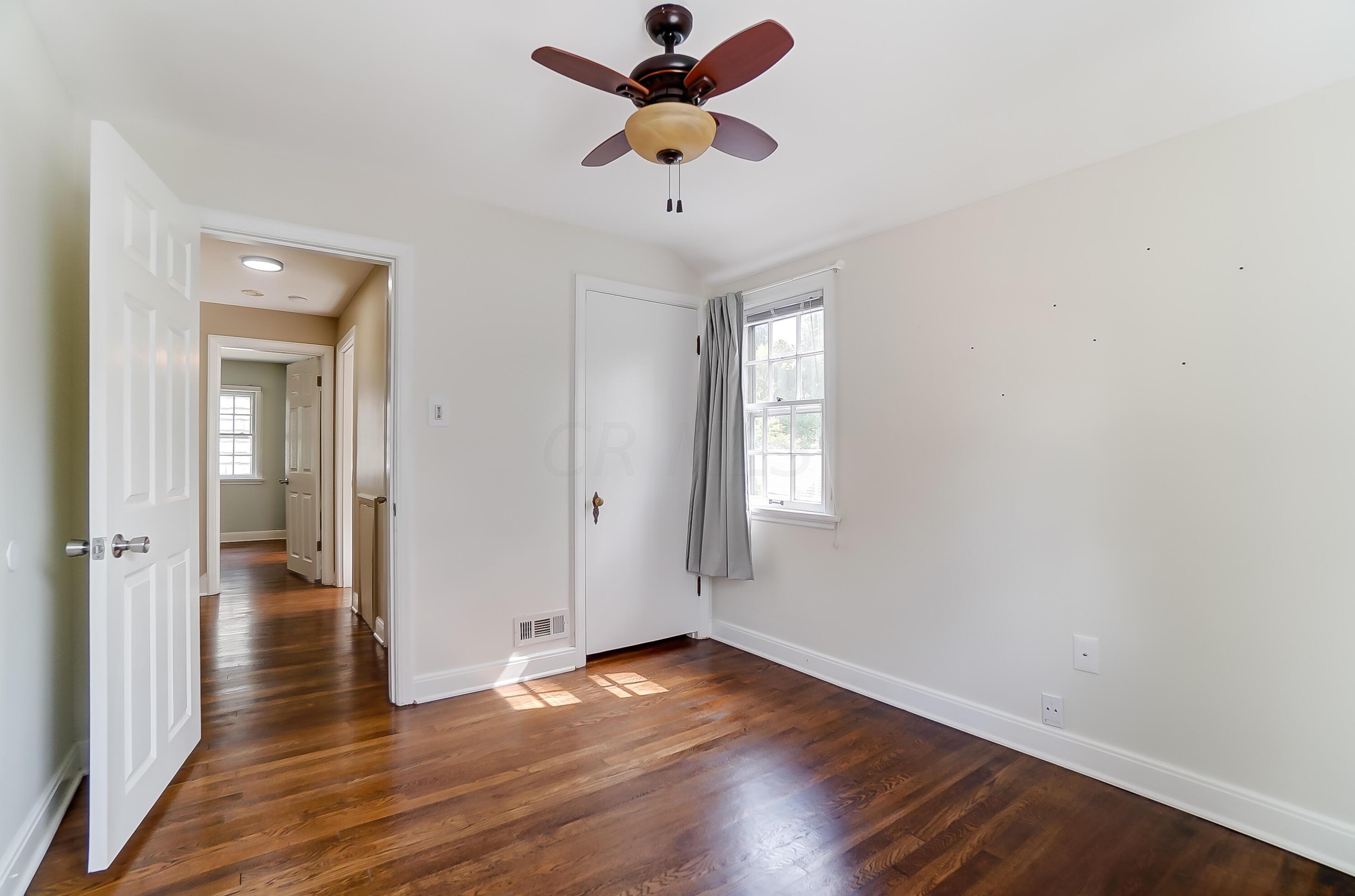 111 Aldrich Road Columbus, OH 43214 - Photo 32 of 54 033