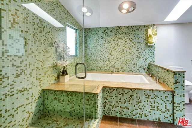 $12,000 | 2755 Carmar Drive, Los Angeles, CA 90046