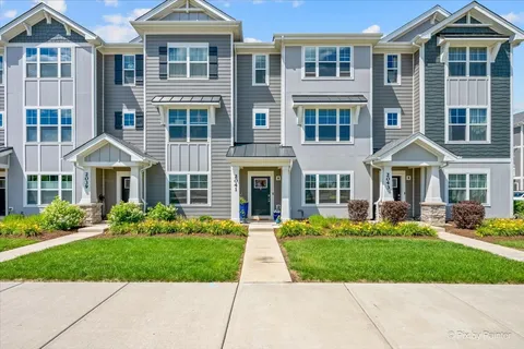 $417,900 | 2041 Sequoia Avenue, Mundelein, IL 60060