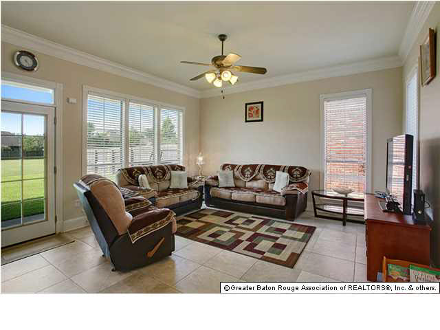 10356 Springridge Avenue Baton Rouge, LA 70810 - Photo 2 of 12 Gallery Image 2