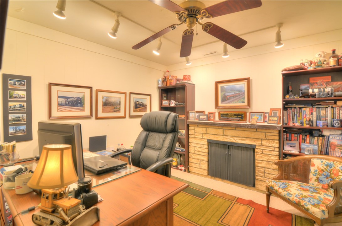 8 Whippoorwill Drive Decatur, IL 62526 - Photo 22 of 33 LL Bonus room