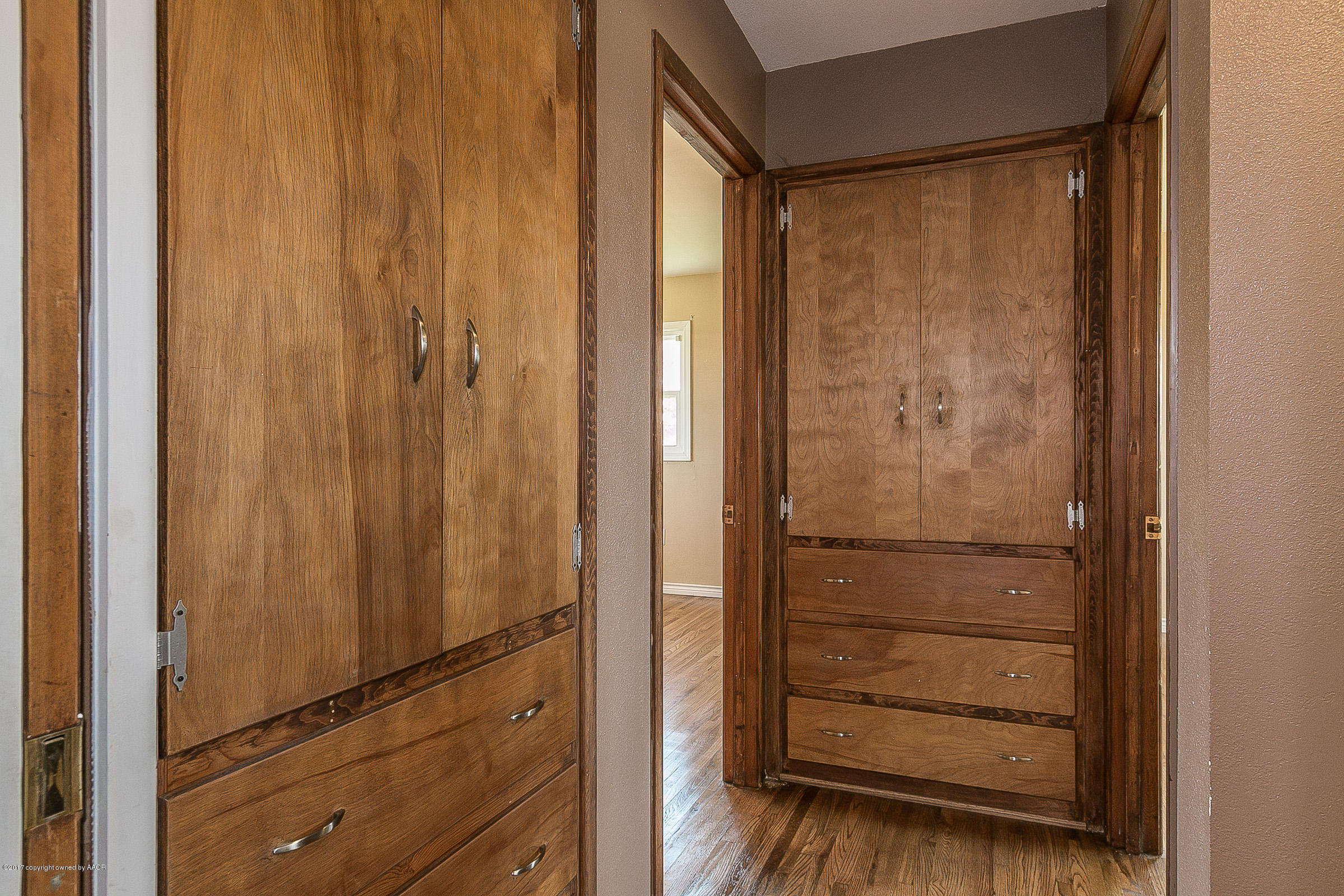 7710 Crawford Road Amarillo, TX 79108 - Photo 14 of 19 014_Hallway