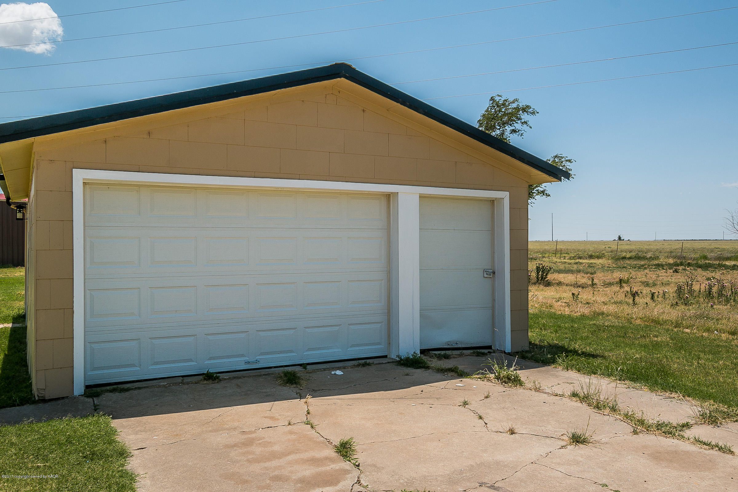 7710 Crawford Road Amarillo, TX 79108 - Photo 18 of 19 018_Garage