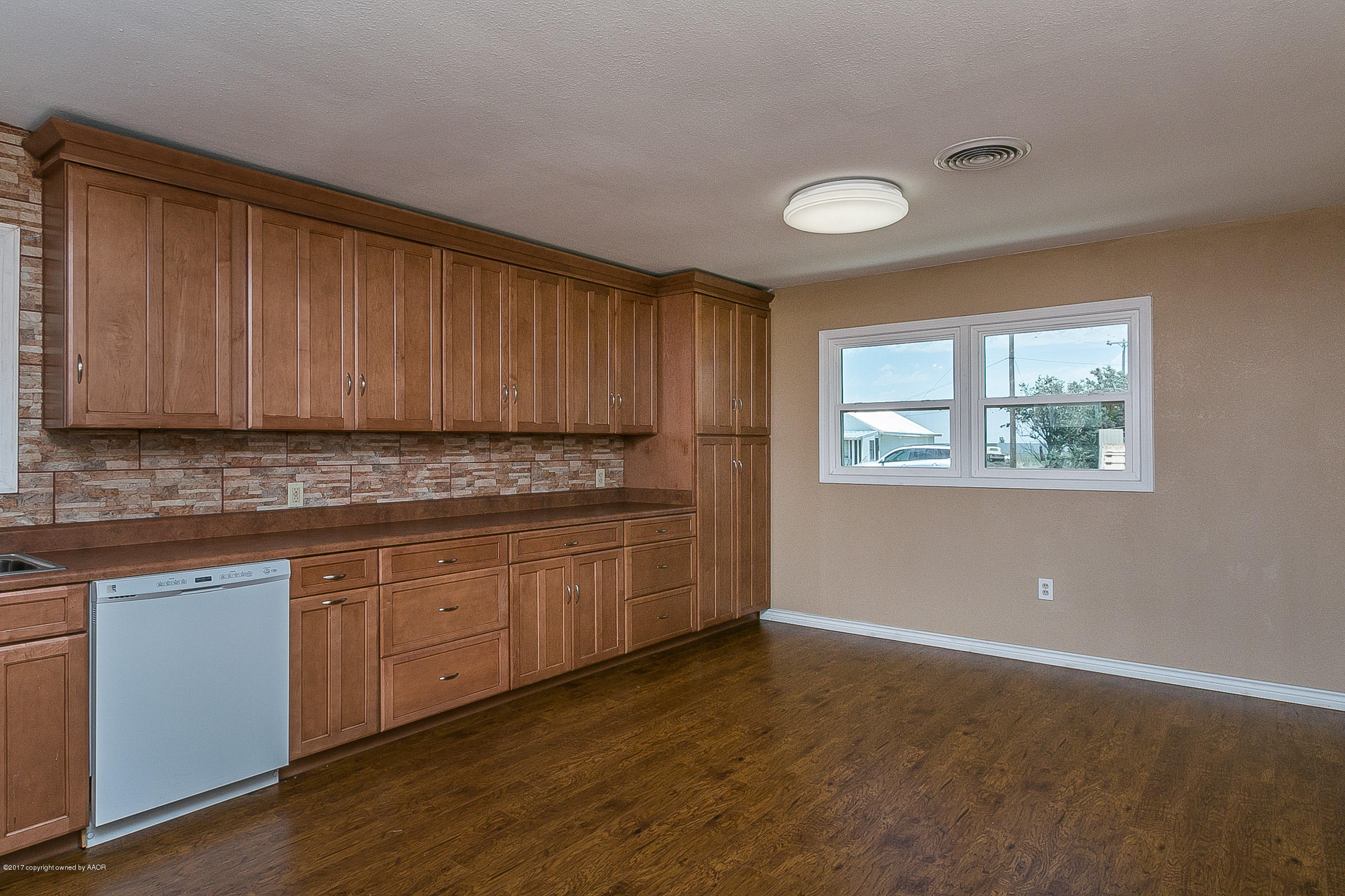 7710 Crawford Road Amarillo, TX 79108 - Photo 8 of 19 008_Kitchen 3