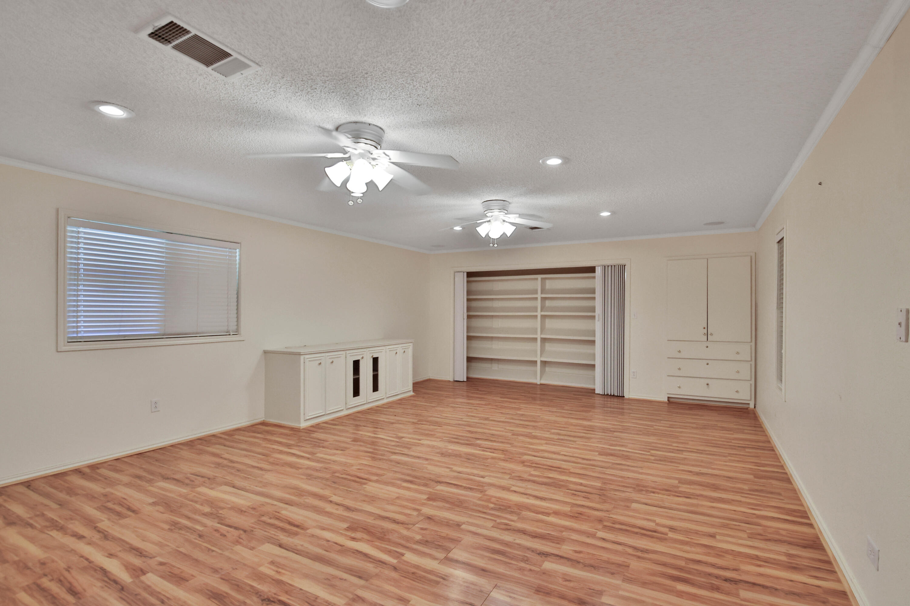 5013 57th Street Lubbock, TX 79414 - Photo 12 of 38 IMG_2764