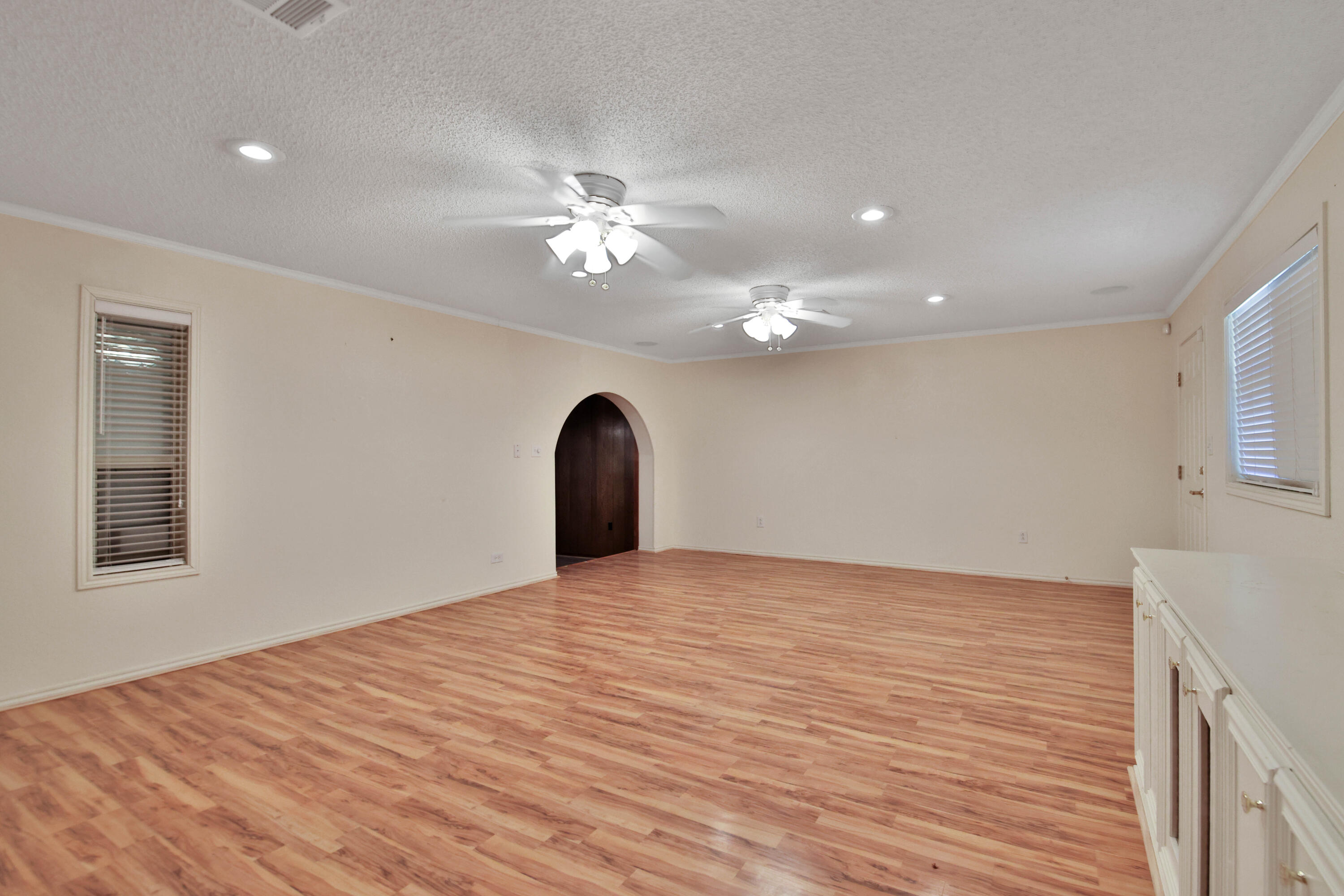 5013 57th Street Lubbock, TX 79414 - Photo 14 of 38 IMG_2766
