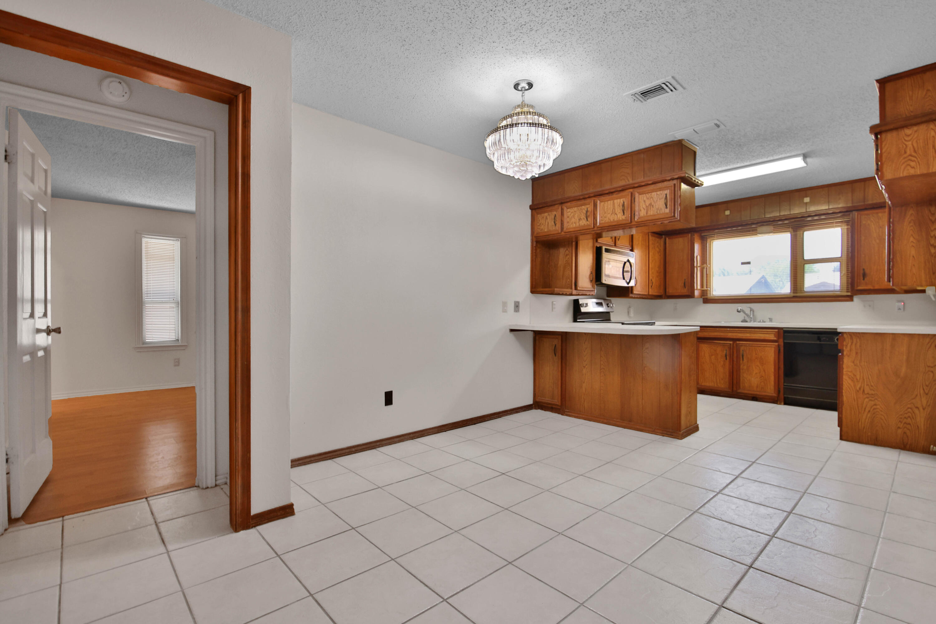 5013 57th Street Lubbock, TX 79414 - Photo 26 of 38 IMG_2778