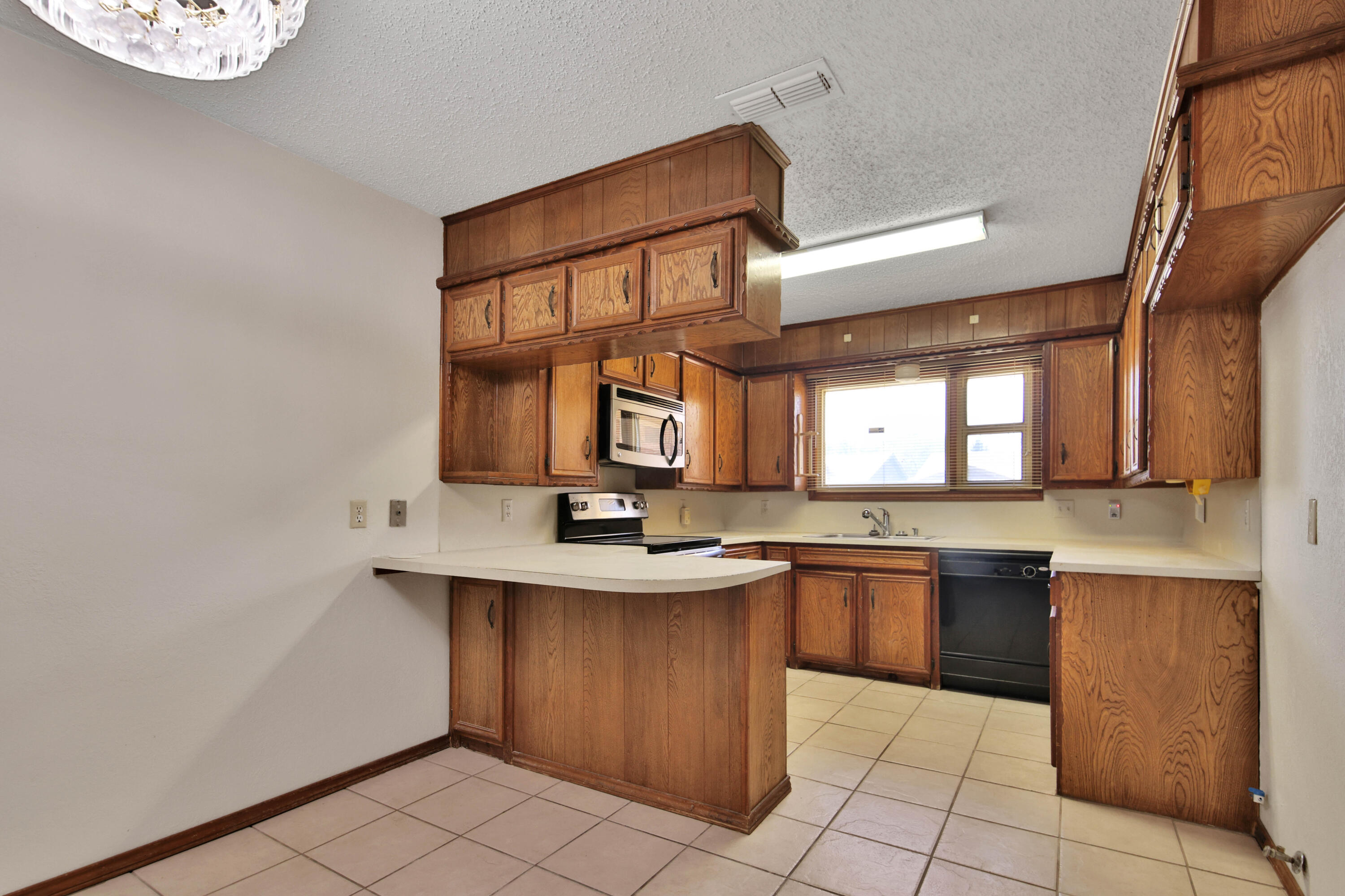 5013 57th Street Lubbock, TX 79414 - Photo 27 of 38 IMG_2779