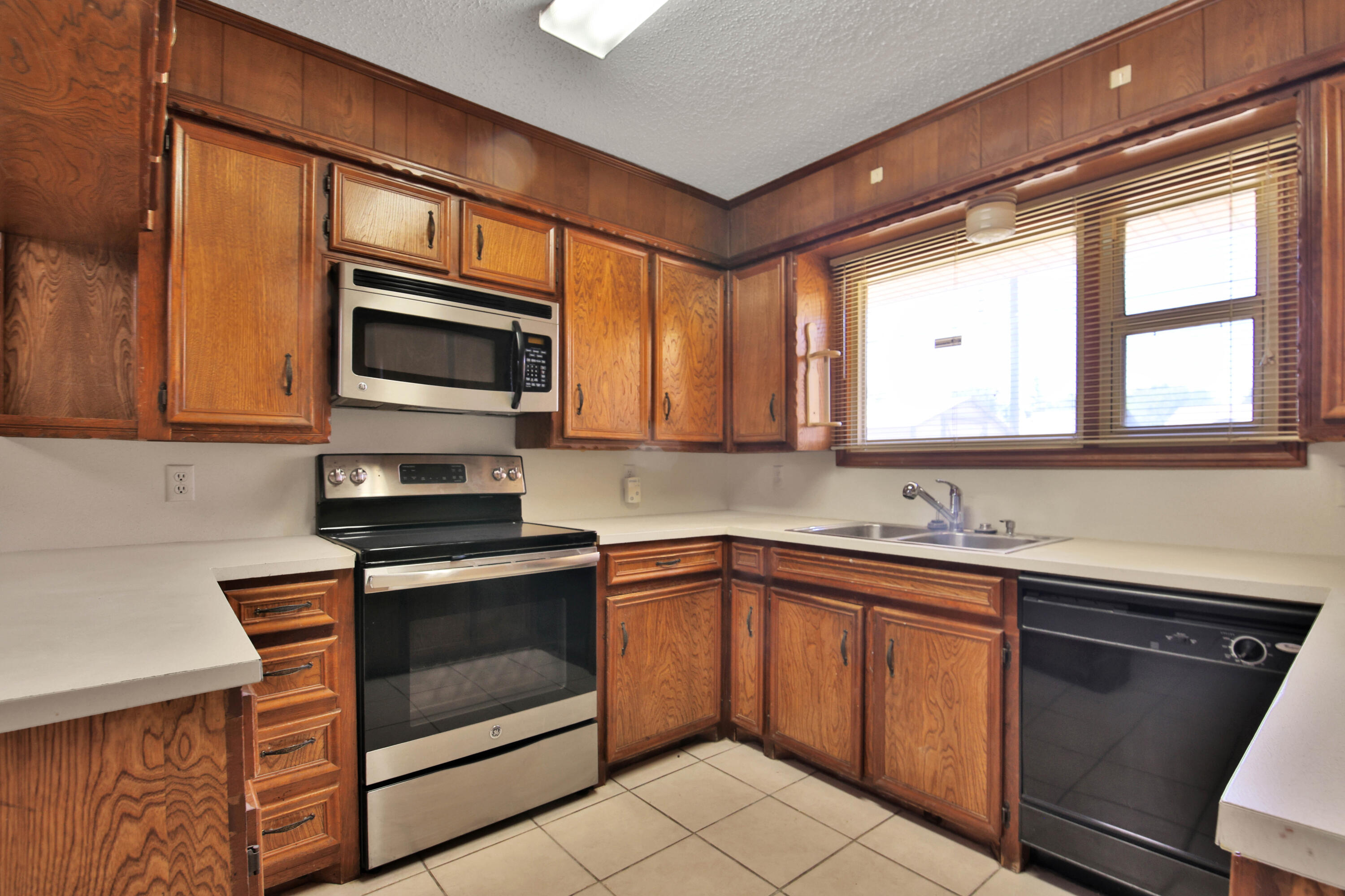 5013 57th Street Lubbock, TX 79414 - Photo 28 of 38 IMG_2780