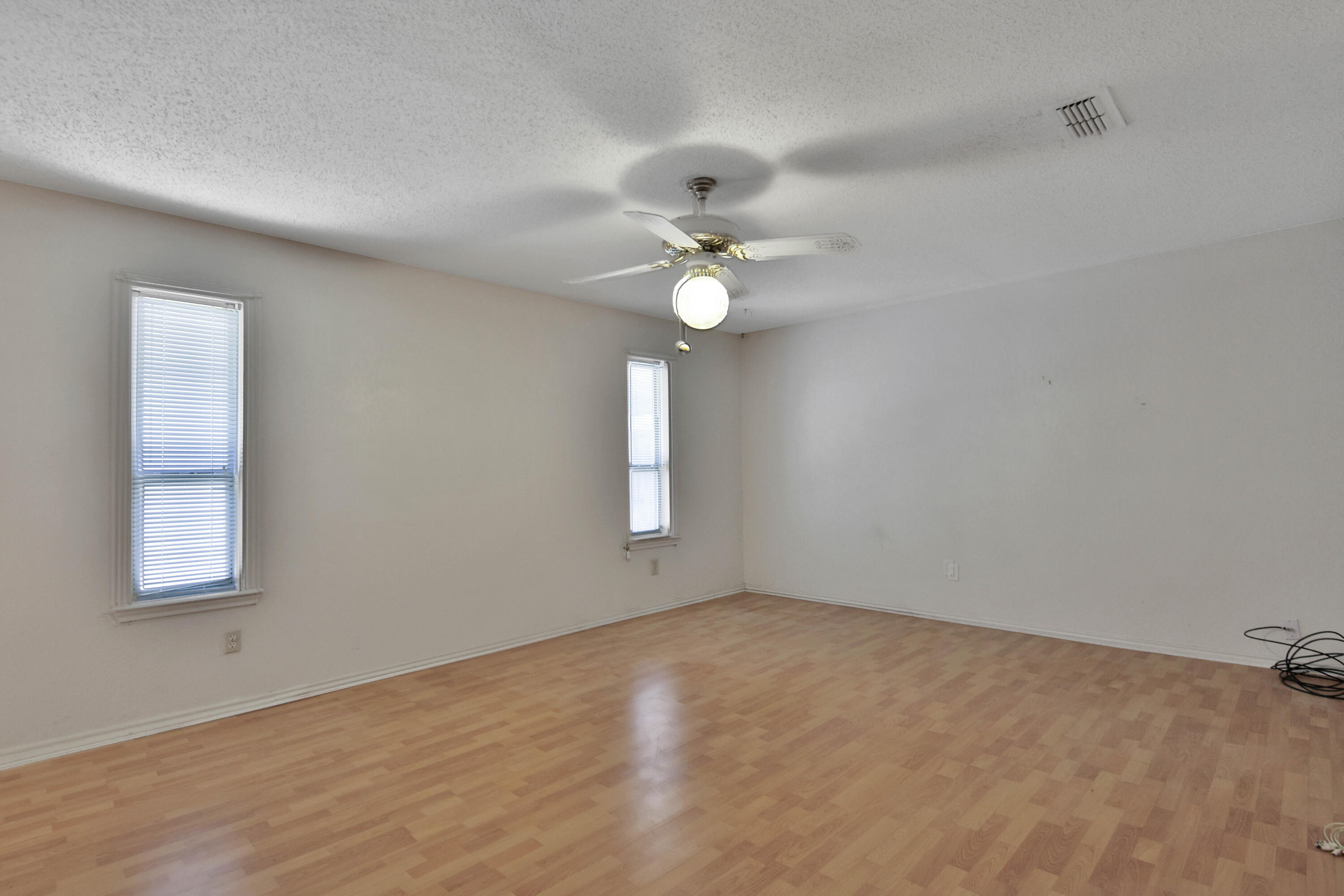 5013 57th Street Lubbock, TX 79414 - Photo 30 of 38 IMG_2782