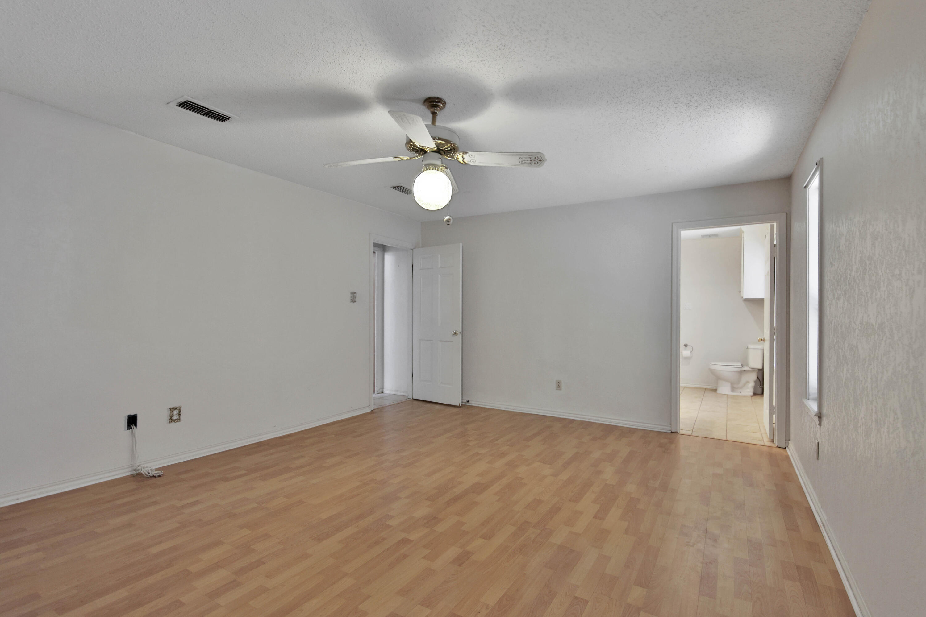 5013 57th Street Lubbock, TX 79414 - Photo 32 of 38 IMG_2784