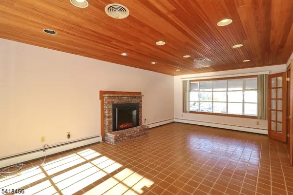 $4,900 | 240 Twin Oaks Terrace, Westfield, NJ 07090