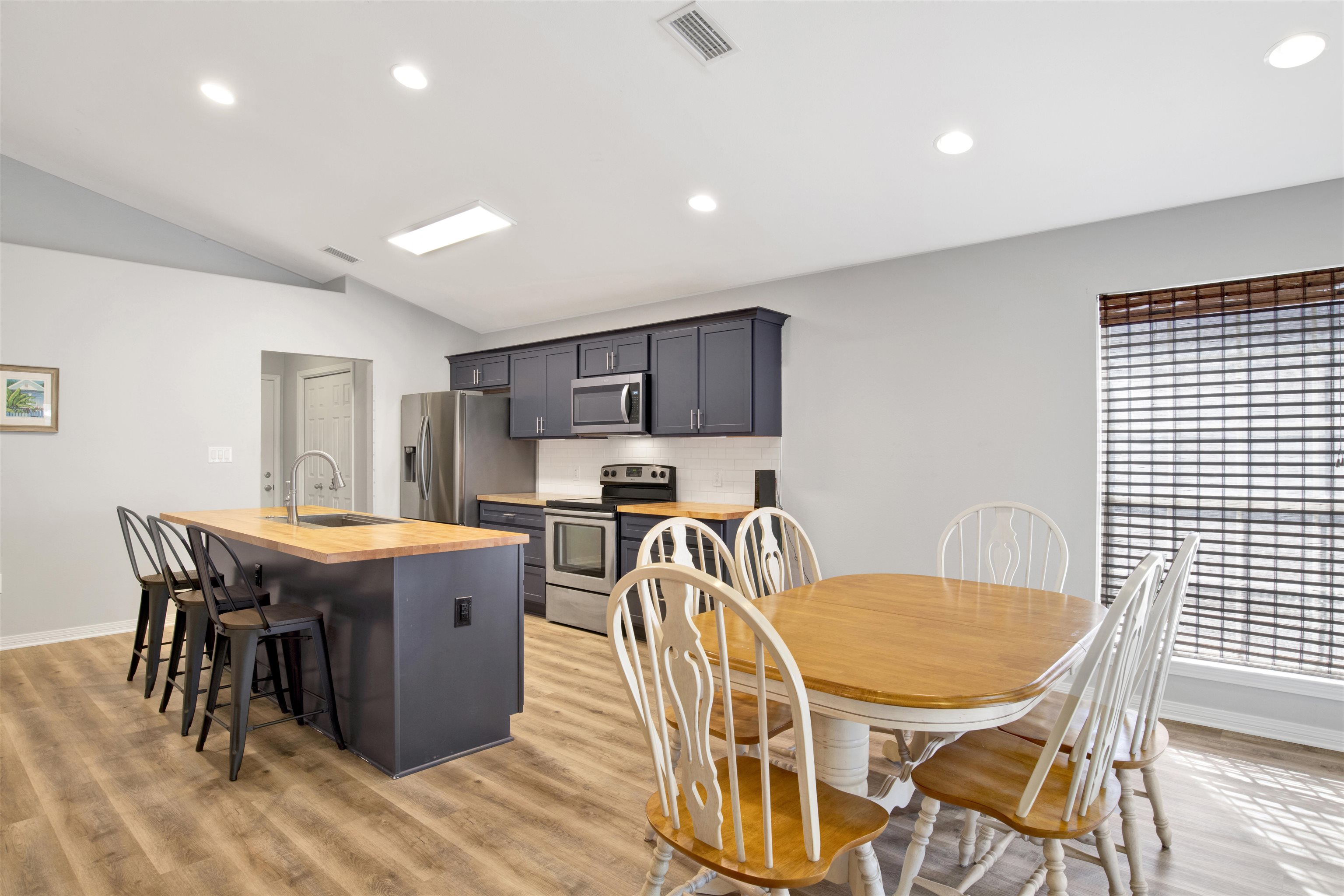 7145 Raintree Lane Gulf Shores, AL 36542 - Photo 6 of 25 Dining Area