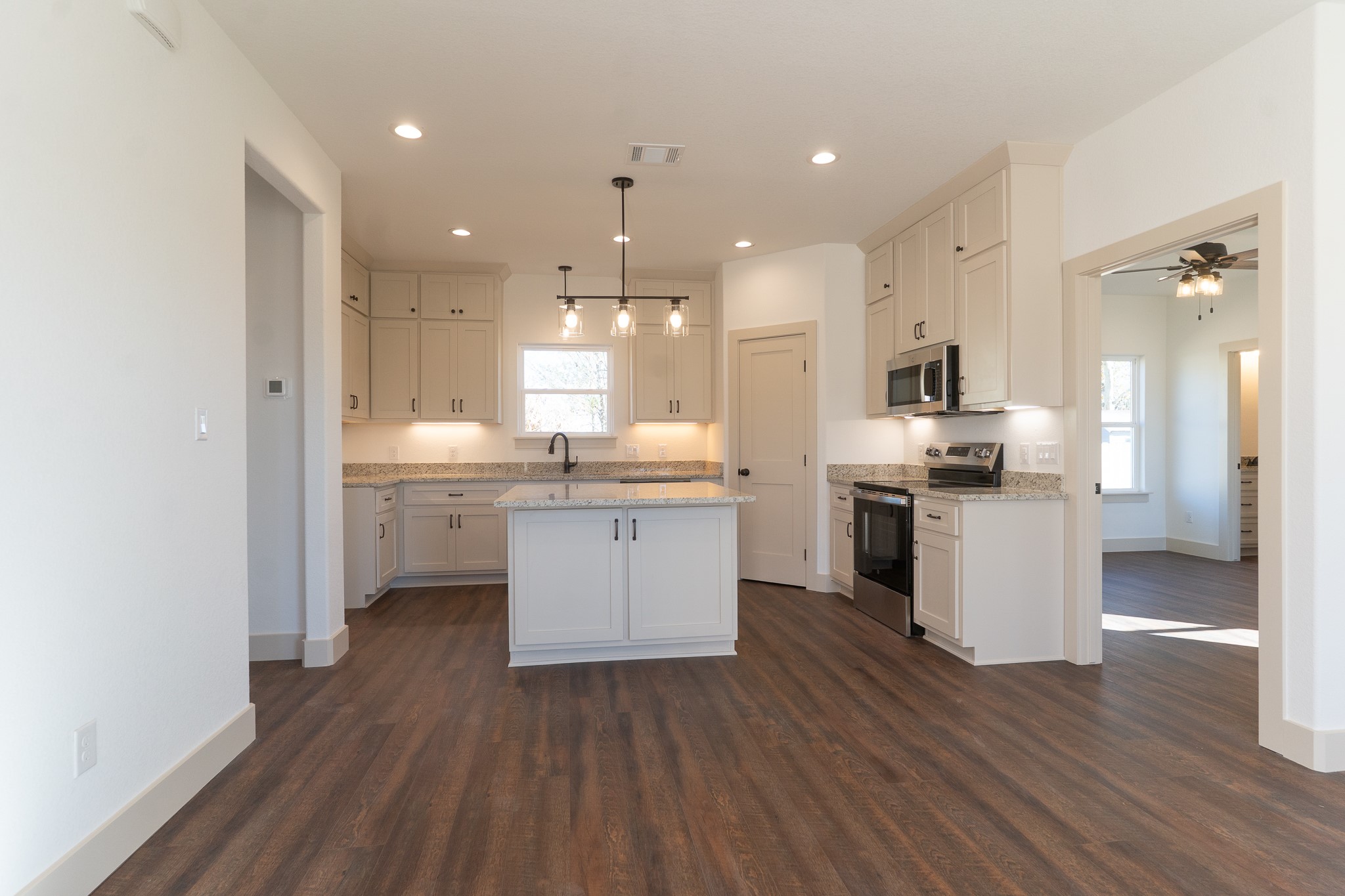 302 String Prairie Way Smithville, TX 78957 - Photo 4 of 22