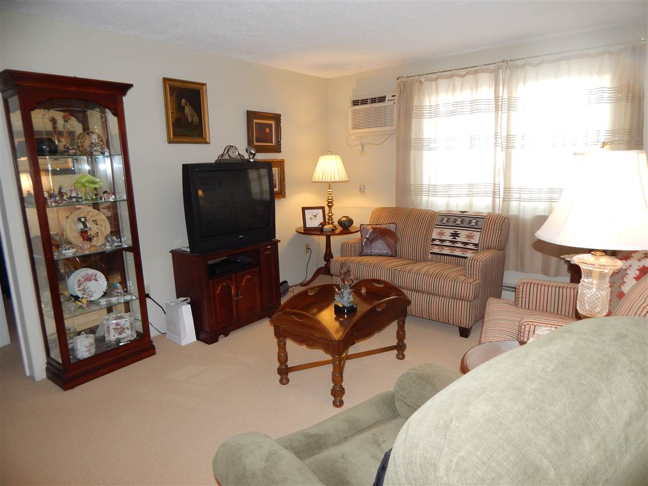 535 Calef Road, Unit 7 Manchester, NH 03103 - Photo 3 of 17