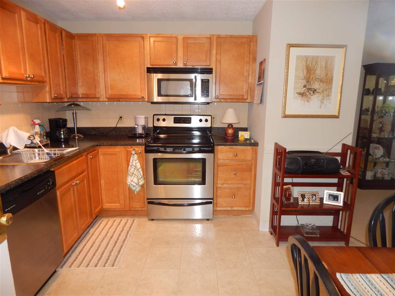 535 Calef Road, Unit 7 Manchester, NH 03103 - Photo 4 of 17