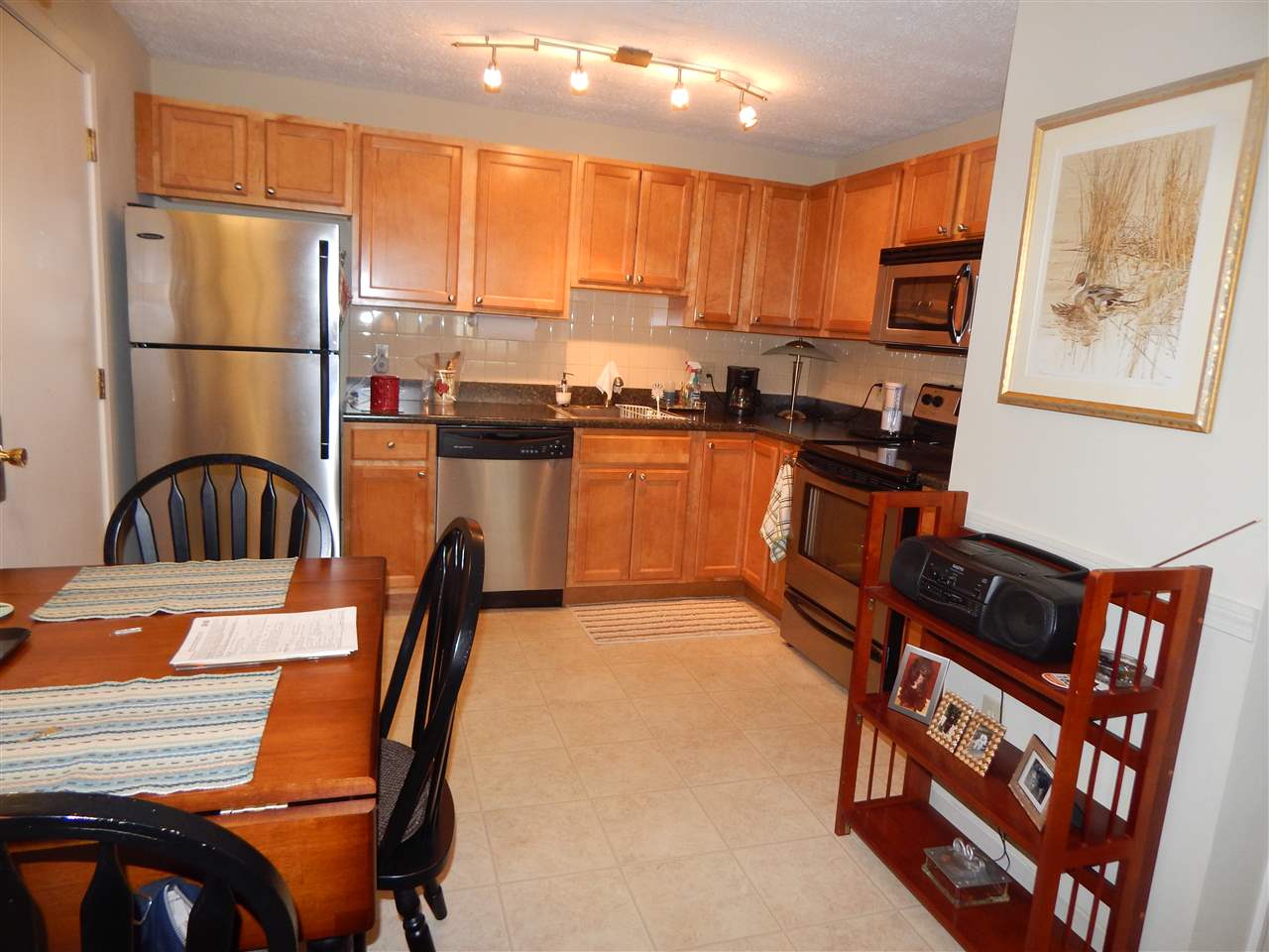 535 Calef Road, Unit 7 Manchester, NH 03103 - Photo 5 of 17