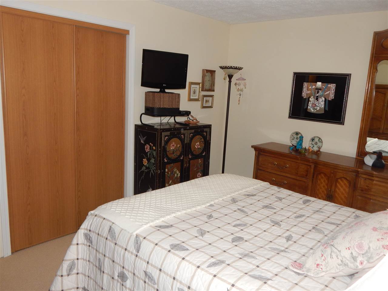 535 Calef Road, Unit 7 Manchester, NH 03103 - Photo 8 of 17