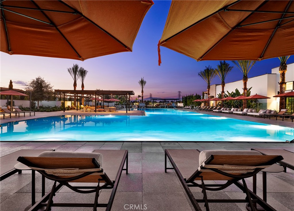 338 Plume Way Montebello, CA 90640 - Photo 7 of 19 a view of a chairs and table in the patio