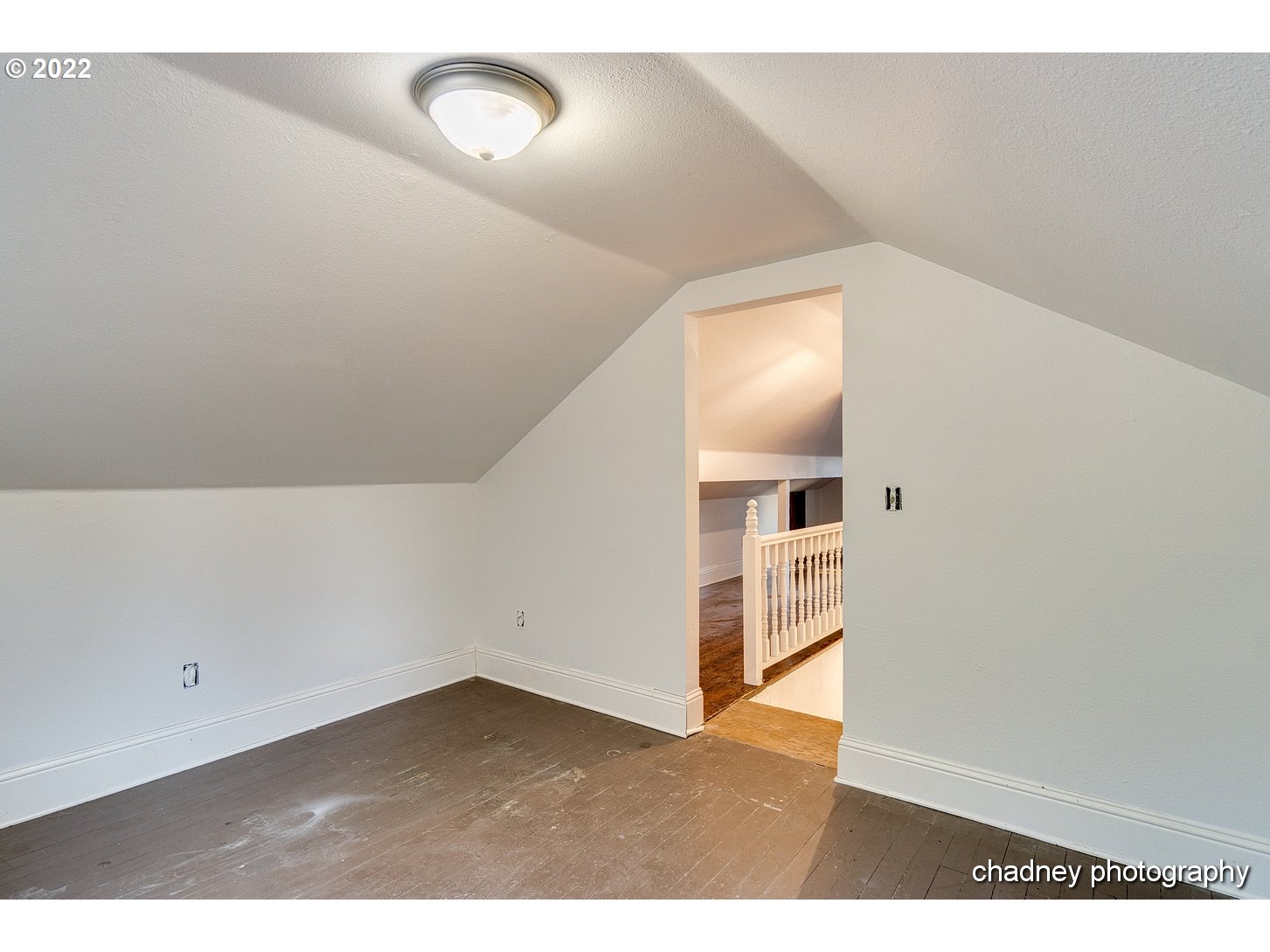 606 Southeast Northway Road Corbett, OR 97019 - Photo 19 of 32 view of an empty room and wooden floor
