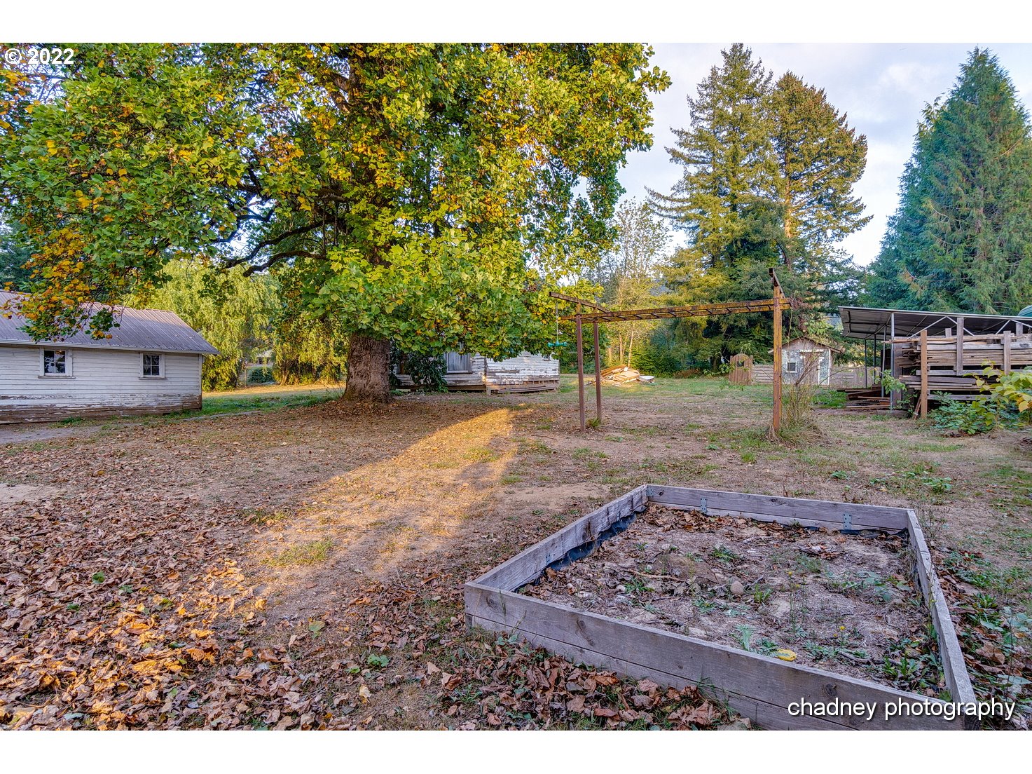 606 Southeast Northway Road Corbett, OR 97019 - Photo 30 of 32 a view of a backyard