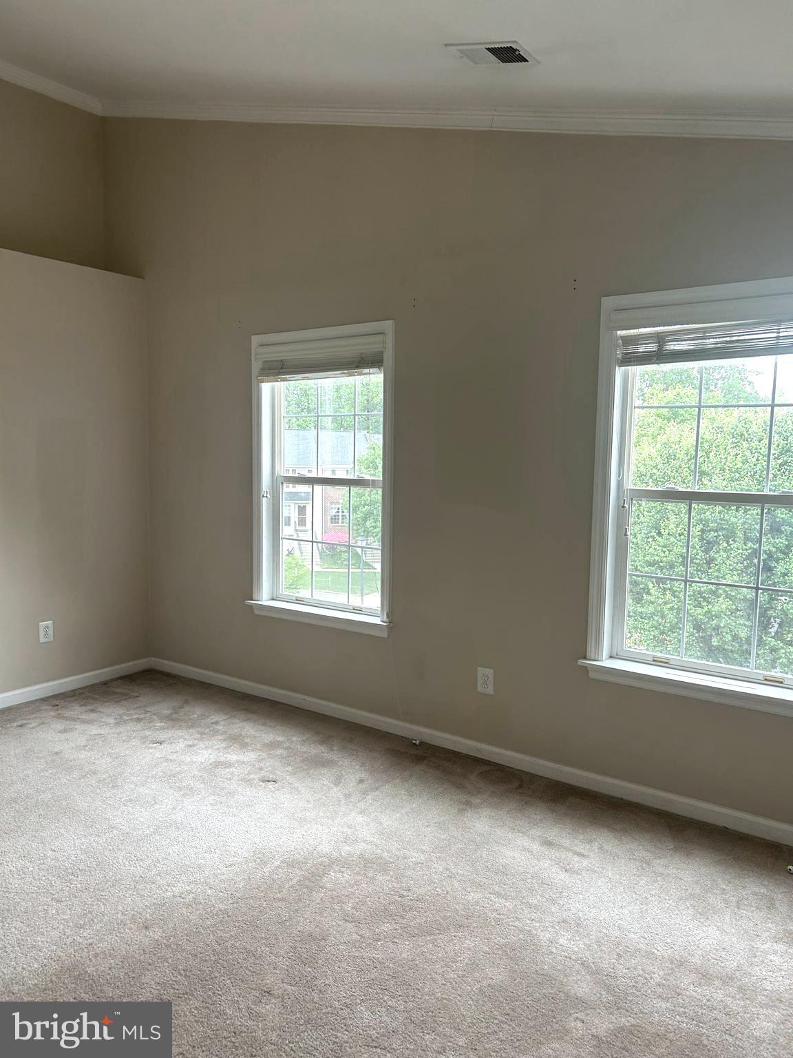 4658 Buckhorn Ridge Fairfax, VA 22030 - Photo 21 of 35 an empty room with a window