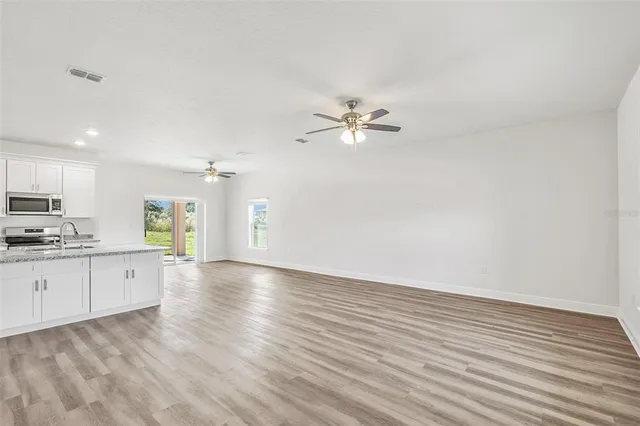 $261,000 | 44 West Lynnhaven Place, Citrus Springs, FL 34434