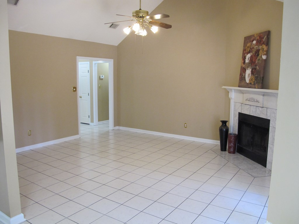 550 Blue Ridge Crossing Evans, GA 30809 - Photo 6 of 41 Living Room