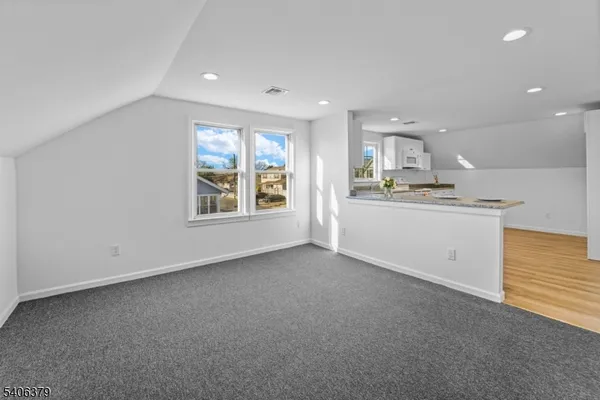 $2,600 | 43 Hillcrest Avenue, Somerset, NJ 08873