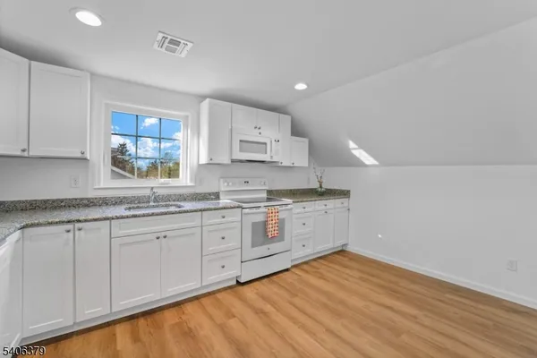 $2,600 | 43 Hillcrest Avenue, Somerset, NJ 08873