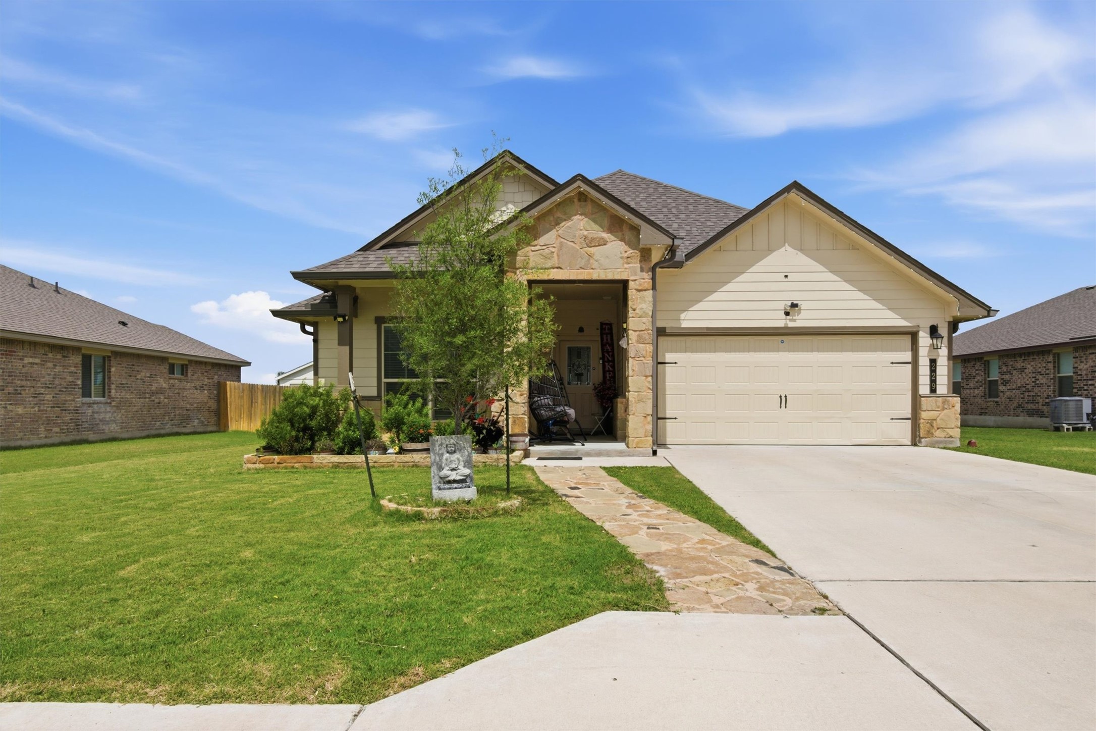 229 Cinnamon Loop Burnet, TX 78611 - Photo 3 of 40