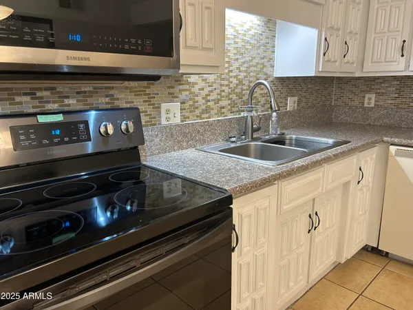 $199,500 | 12810 North 113th Avenue, Unit 8, Youngtown, AZ 85363