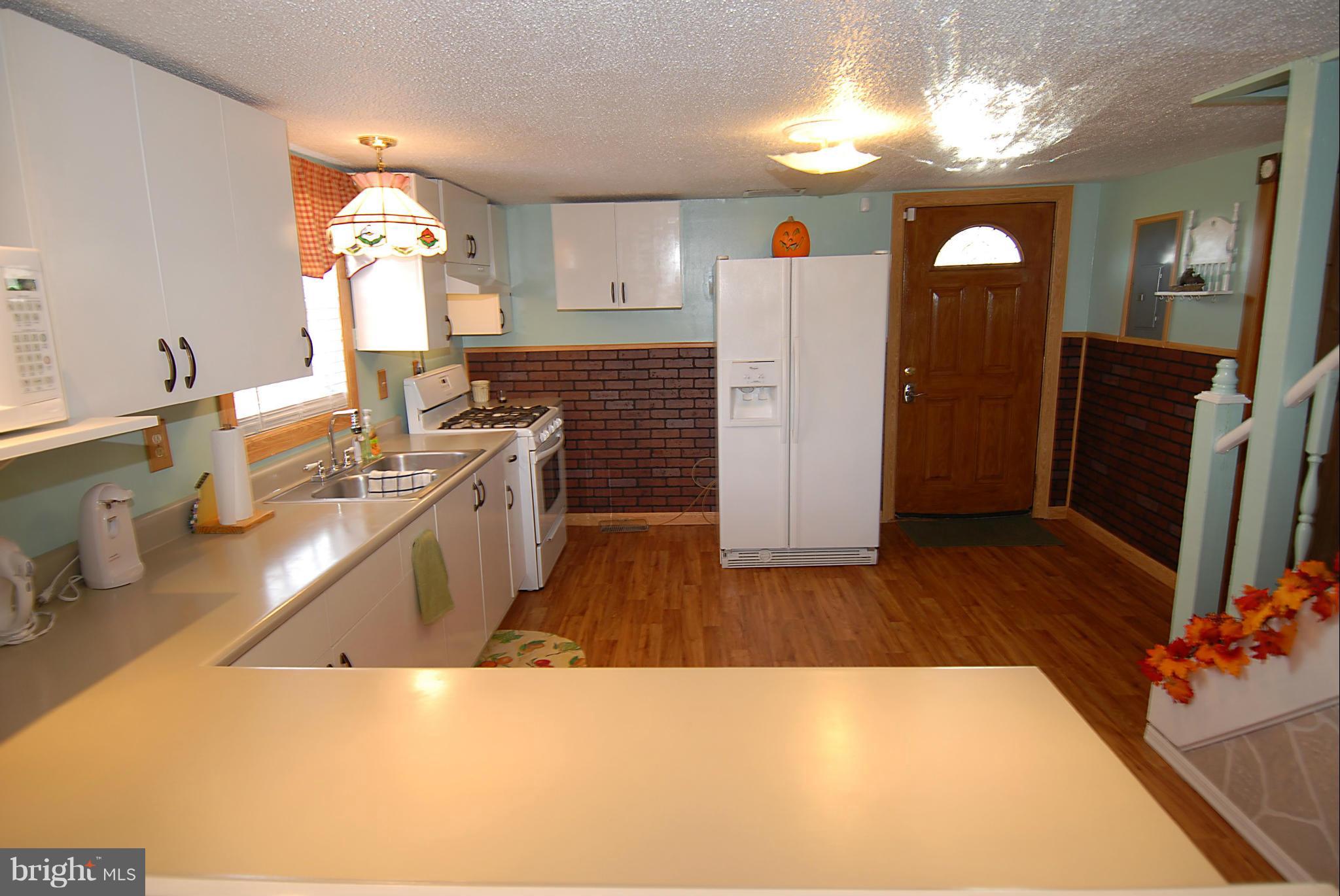 7811 Annapolis Woods Road Welcome, MD 20693 - Photo 6 of 25 Kitchen