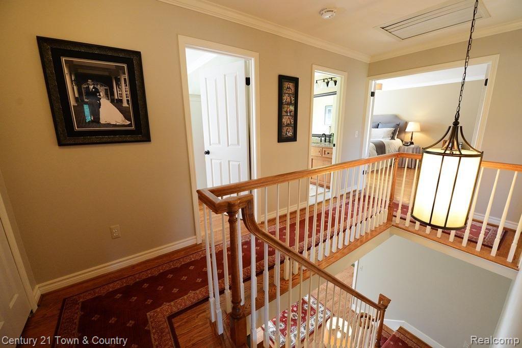 2643 Munster Road Rochester, MI 48309 - Photo 50 of 70 Second Floor Hallway 3.jpg