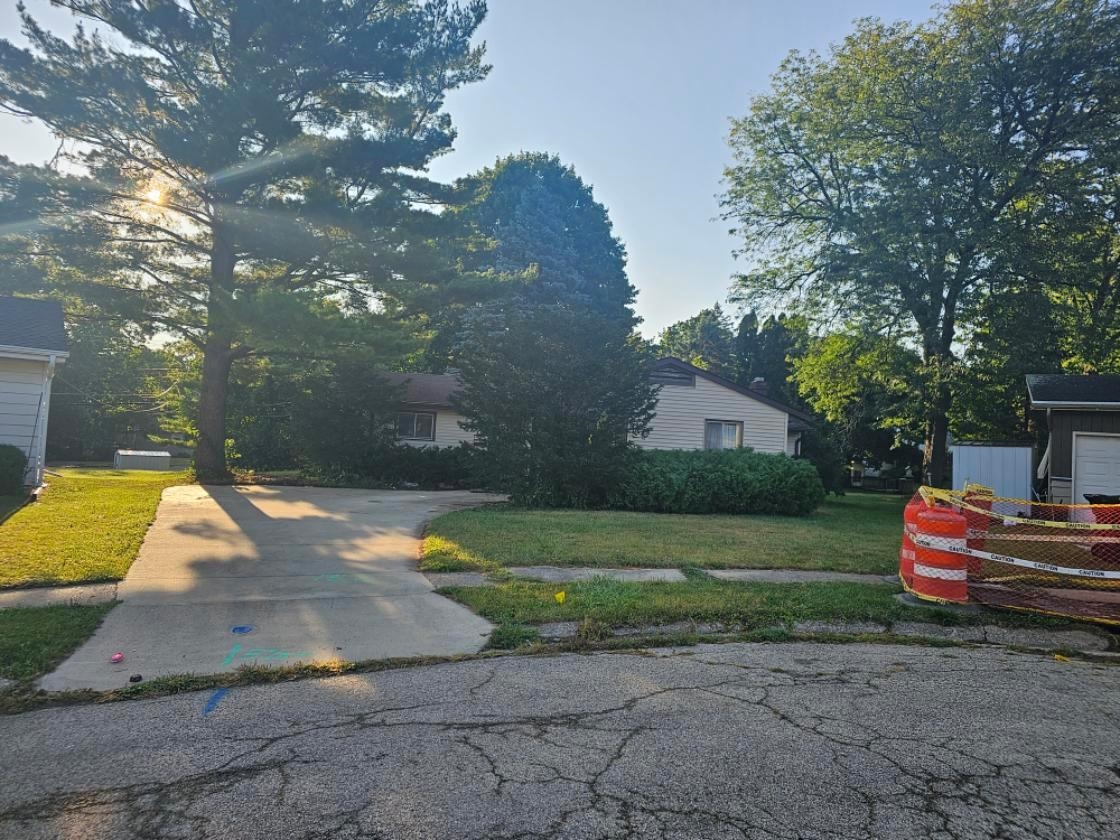 1486 Winter Drive Freeport, IL 61032 - Photo 9 of 20 a view of a volley ball court