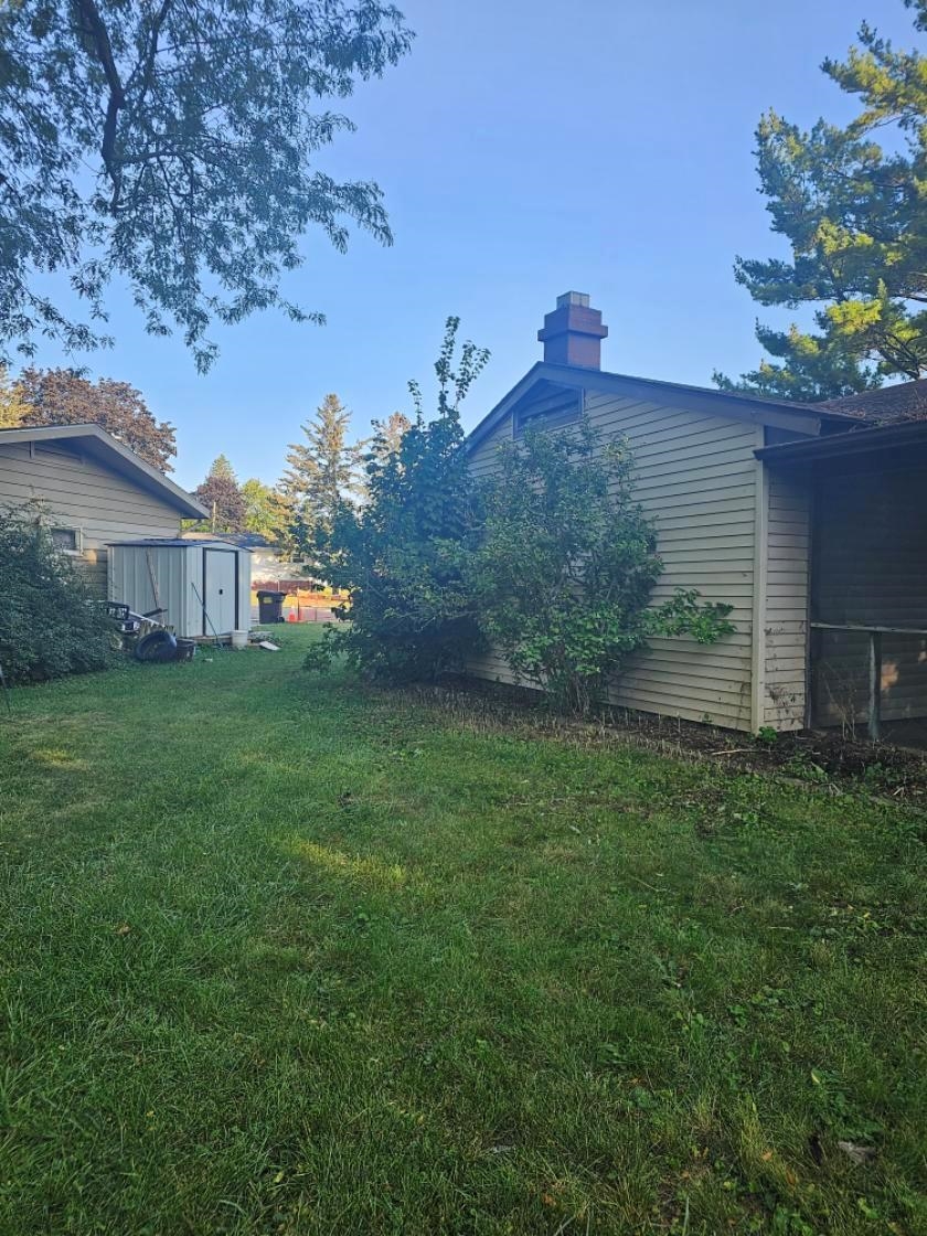 1486 Winter Drive Freeport, IL 61032 - Photo 10 of 20 a view of a house with a yard