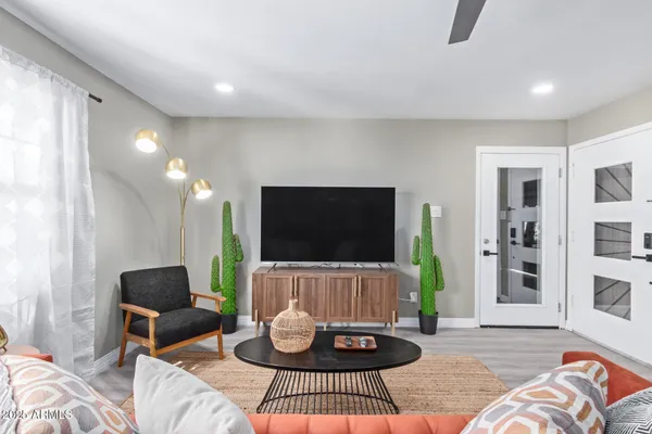 $3,495 | 1601 East Fremont Drive, Tempe, AZ 85282