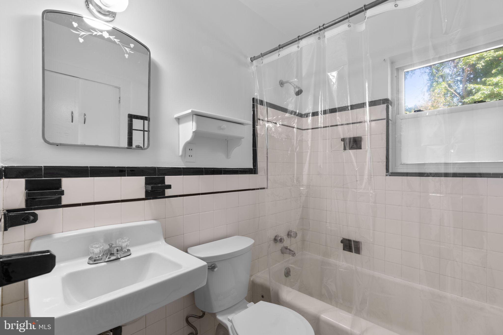 16812 Batchellors Forest Road Olney, MD 20832 - Photo 10 of 24 Gallery Image 10