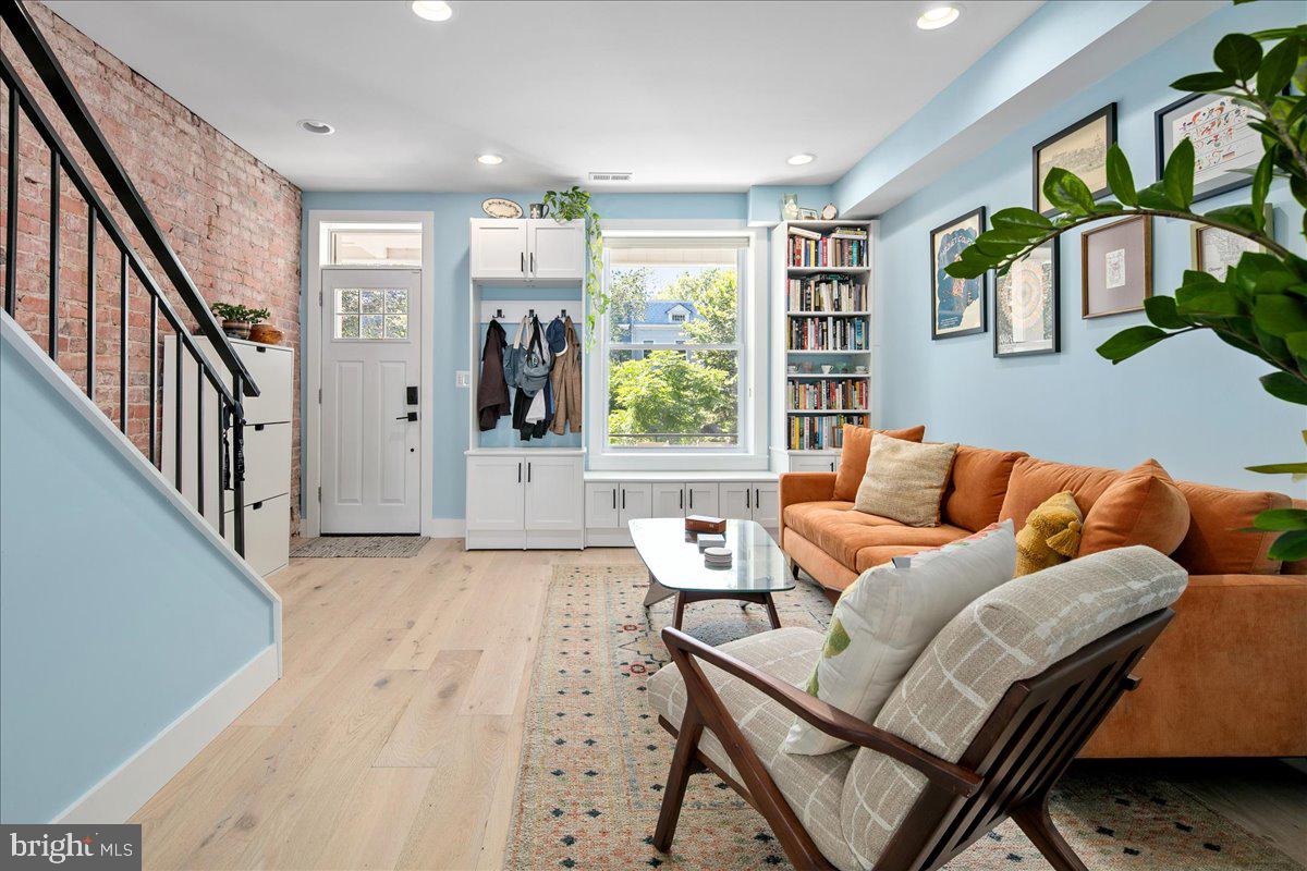 1618 G Street Southeast Washington, DC 20003 - Photo 3 of 53