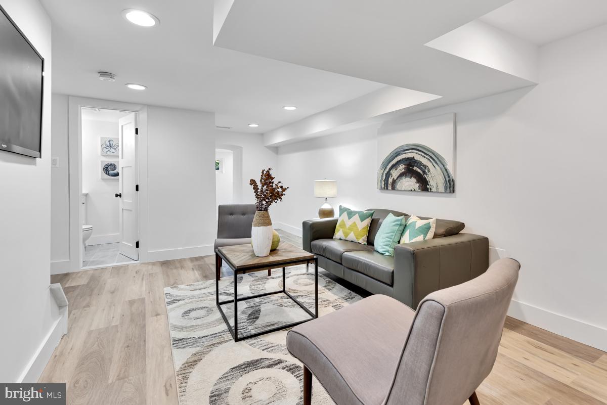 1618 G Street Southeast Washington, DC 20003 - Photo 40 of 53 a living room with furniture