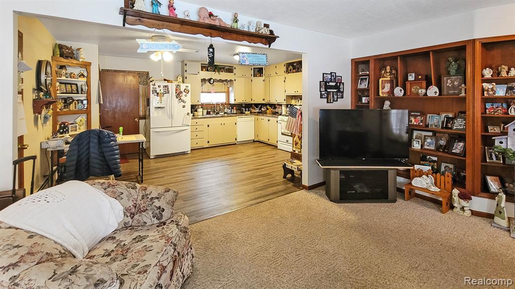 4095 East Carpenter Road Flint, MI 48506 - Photo 6 of 23