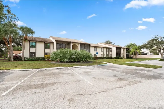 $269,000 | 2114 Southwest Silver Pine Way, Unit 121A, Palm City, FL 34990