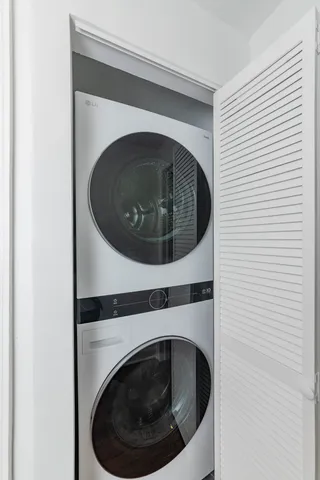 $4,400 | 1426 North Greenview Avenue, Unit 3, Chicago, IL 60642