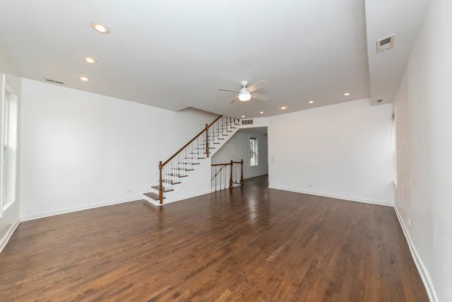 $4,400 | 1426 North Greenview Avenue, Unit 3, Chicago, IL 60642