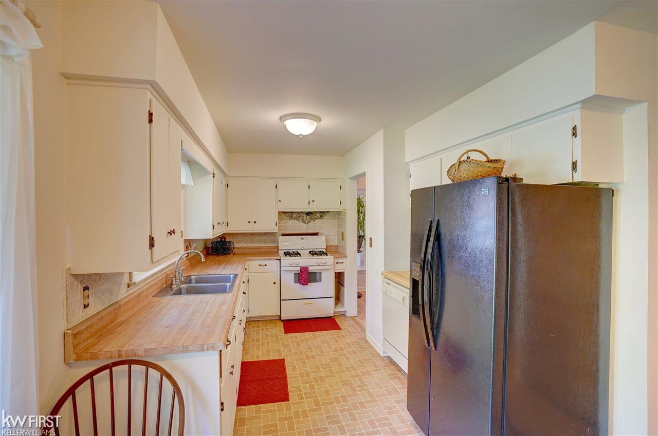 7184 North Center Road Mount Morris, MI 48458 - Photo 13 of 59 50077686-12.JPG