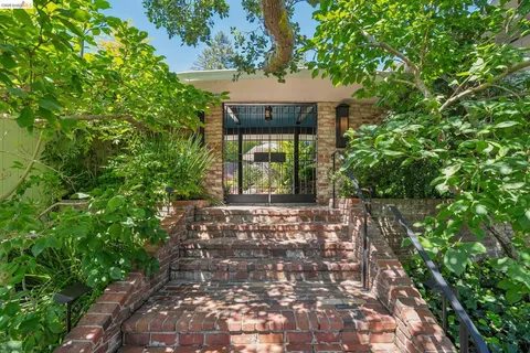 $2,995,000 | 11 Huntleigh Road, Piedmont, CA 94611